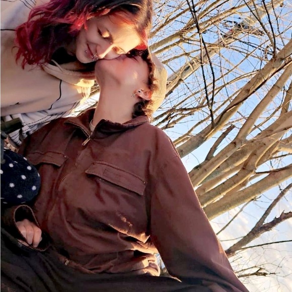 Meet your Posher, Casey - Picture 1 of 1